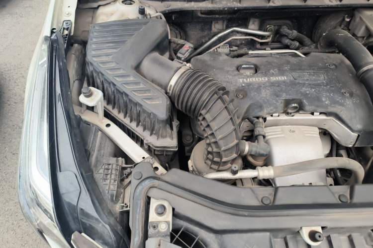 Used Cadillac XT5 2018 28T Four-Wheel Drive Luxury Model Engine Bay Right
