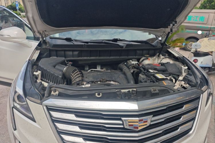 Used Cadillac XT5 2018 25T Luxury Model Engine Bay Right