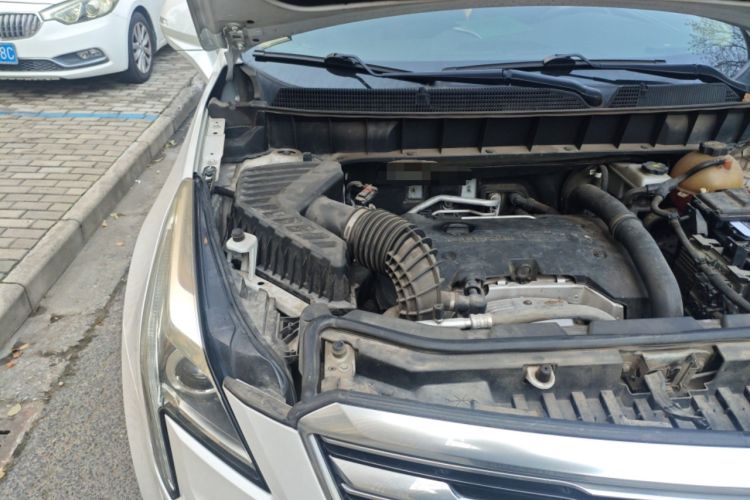 Used Cadillac XT5 2018 25T Luxury Model Engine Bay Right