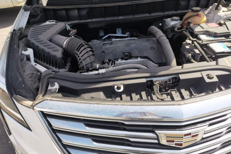 Used Cadillac XT5 2018 28T Four-Wheel Drive Luxury Model Engine Bay Right