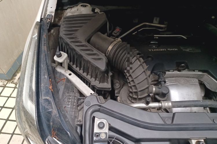 Used Cadillac XT5 2018 28T Four-Wheel Drive Luxury Model Engine Bay Right