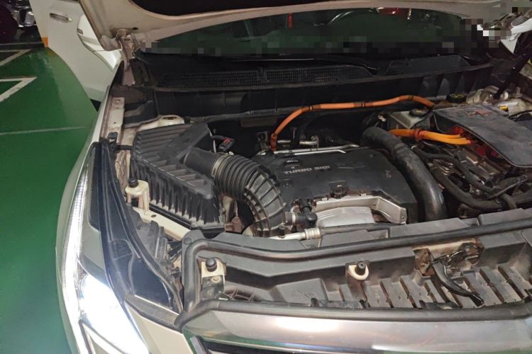 Used Cadillac XT5 2018 28E Four-Wheel Drive Tech Version Engine Bay Right