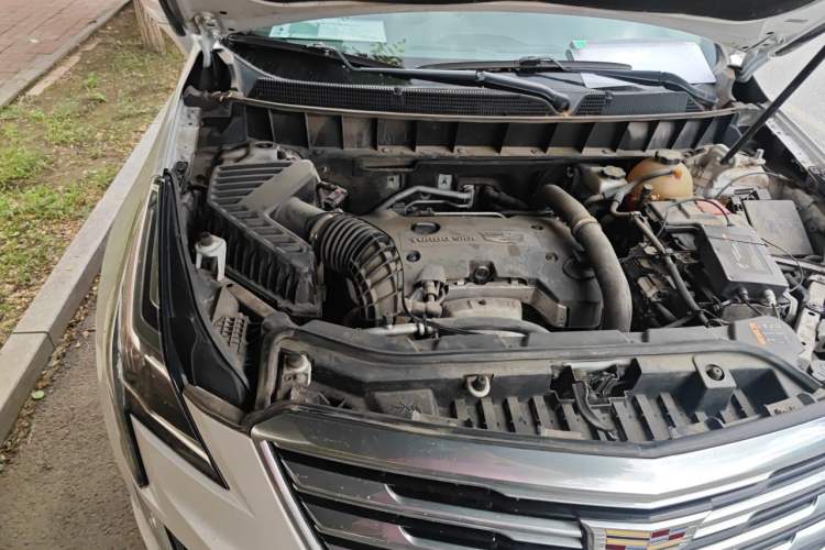 Used Cadillac XT5 2018 28T Four-Wheel Drive Luxury Model Engine Bay Right