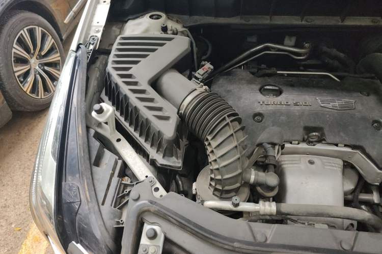 Used Cadillac XT5 2018 25T Luxury Model Engine Bay Right