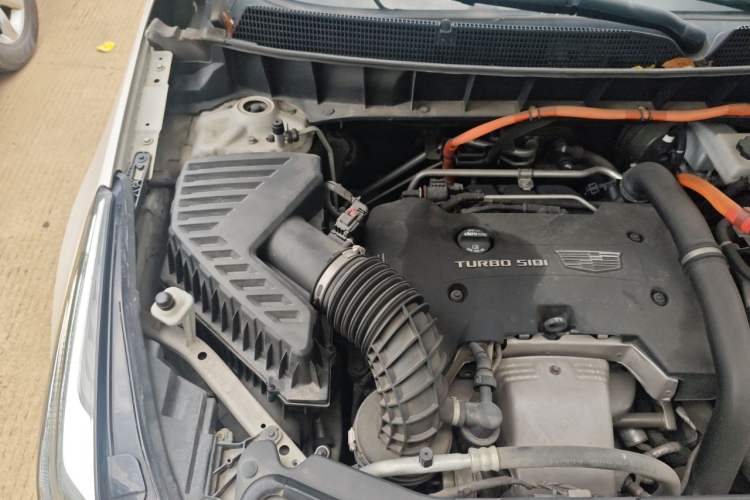 Used Cadillac XT5 2018 28E Four-Wheel Drive Tech Version Engine Bay Right