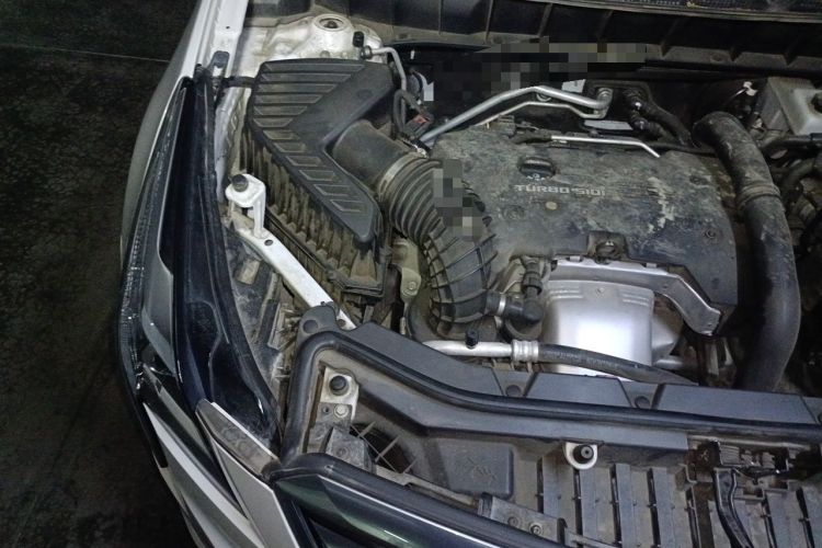 Used Cadillac XT5 2018 25T Luxury Model Engine Bay Right