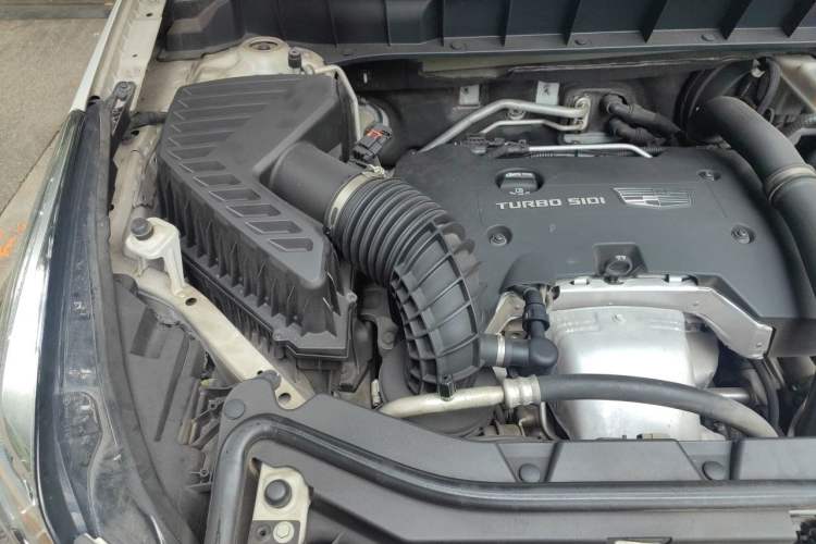 Used Cadillac XT5 2018 25T Luxury Model Engine Bay Right