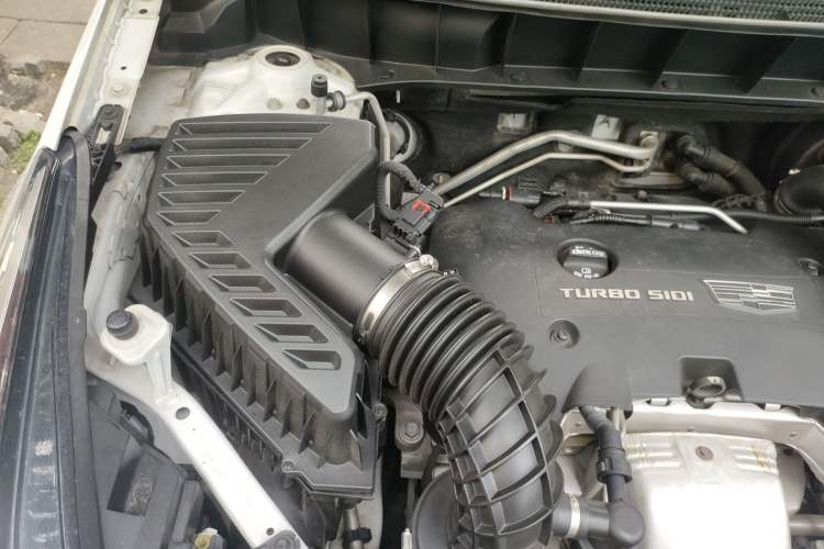 Used Cadillac XT5 2018 25T Tech Model Engine Bay Right