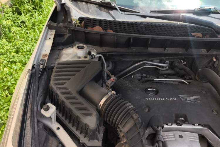 Used Cadillac XT5 2018 25T Luxury Model Engine Bay Right