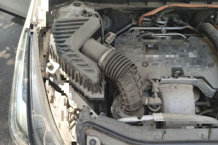 Used Cadillac XT5 2018 28E Four-Wheel Drive Tech Version Engine Bay Right