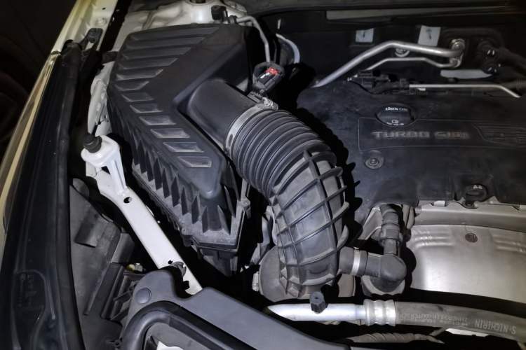 Used Cadillac XT5 2018 25T Luxury Model Engine Bay Right