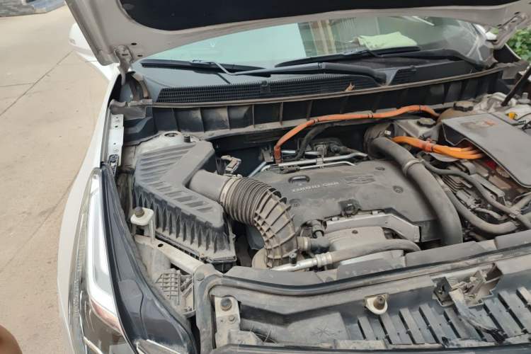 Used Cadillac XT5 2018 28E Four-Wheel Drive Tech Version Engine Bay Right