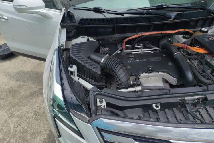 Used Cadillac XT5 2018 28E Four-Wheel Drive Tech Version Engine Bay Right