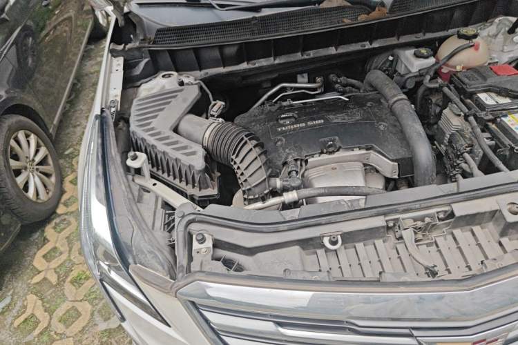 Used Cadillac XT5 2018 25T Luxury Model Engine Bay Right