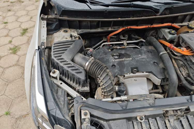 Used Cadillac XT5 2018 28E Four-Wheel Drive Tech Version Engine Bay Right