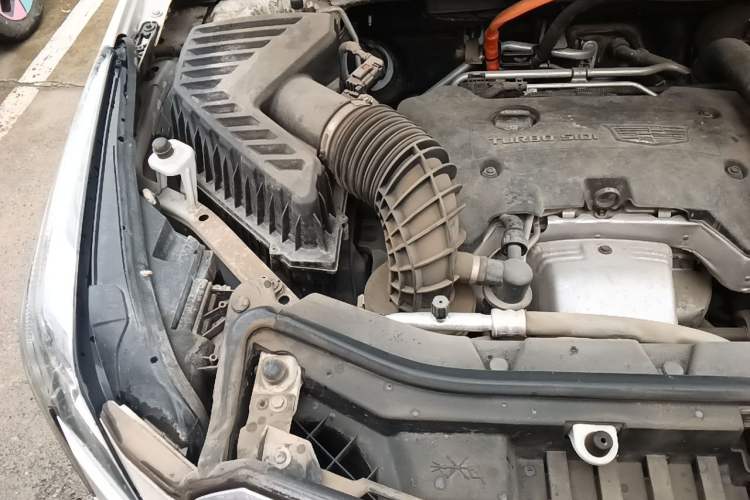 Used Cadillac XT5 2018 28E Four-Wheel Drive Tech Version Engine Bay Right
