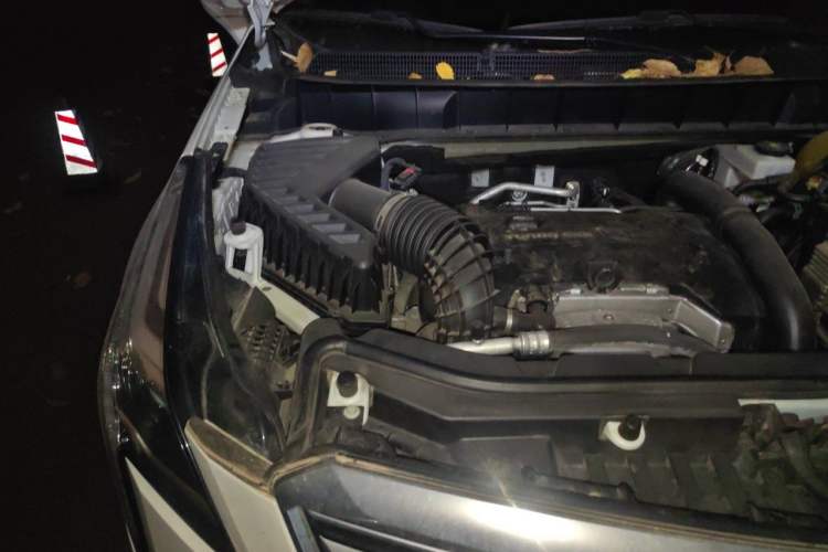 Used Cadillac XT5 2018 28T Four-Wheel Drive Luxury Model Engine Bay Right