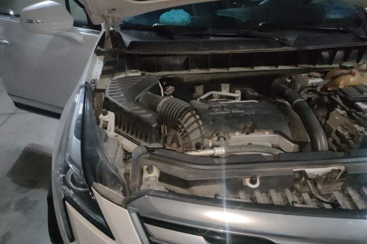 Used Cadillac XT5 2018 25T Luxury Model Engine Bay Right