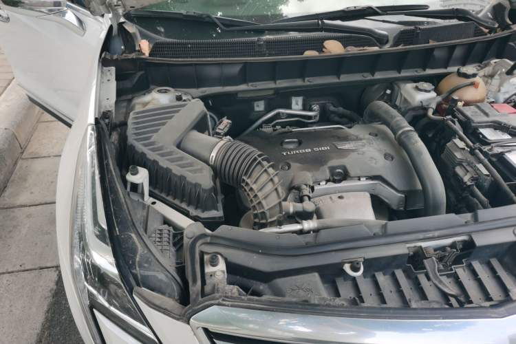 Used Cadillac XT5 2018 28T Four-Wheel Drive Luxury Model Engine Bay Right