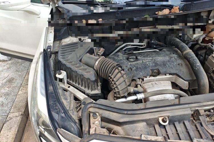 Used Cadillac XT5 2018 25T Luxury Model Engine Bay Right