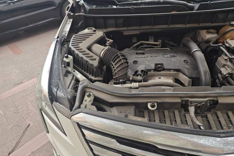 Used Cadillac XT5 2018 25T Luxury Model Engine Bay Right
