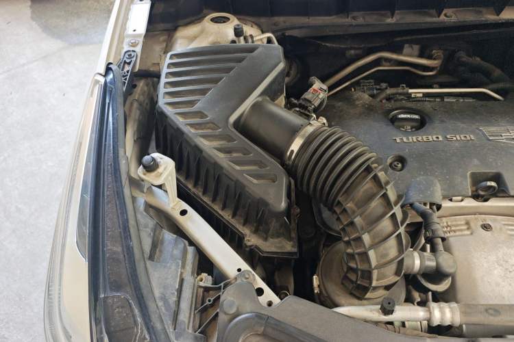 Used Cadillac XT5 2018 25T Luxury Model Engine Bay Right