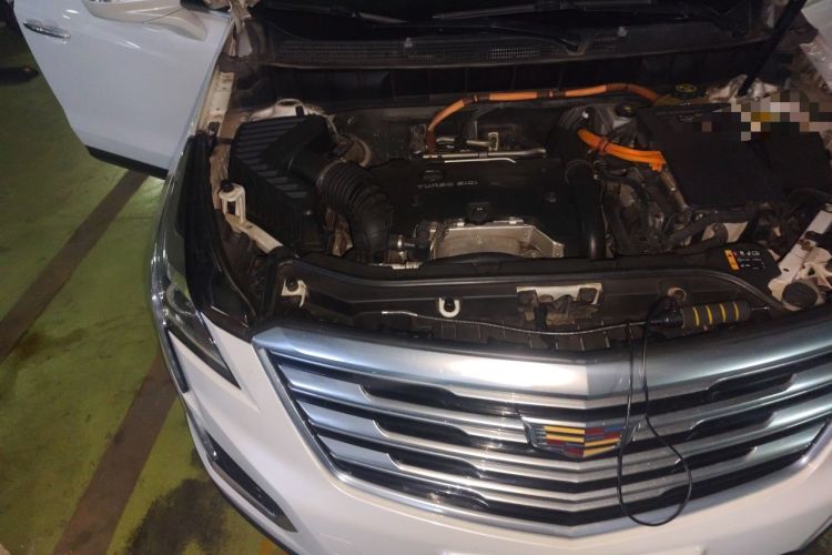 Used Cadillac XT5 2018 28E Four-Wheel Drive Tech Version Engine Bay Right