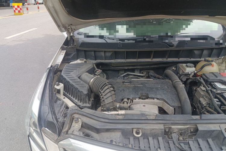 Used Cadillac XT5 2018 25T Luxury Model Engine Bay Right