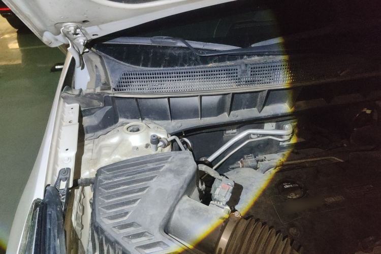 Used Cadillac XT5 2018 25T Luxury Model Engine Bay Right