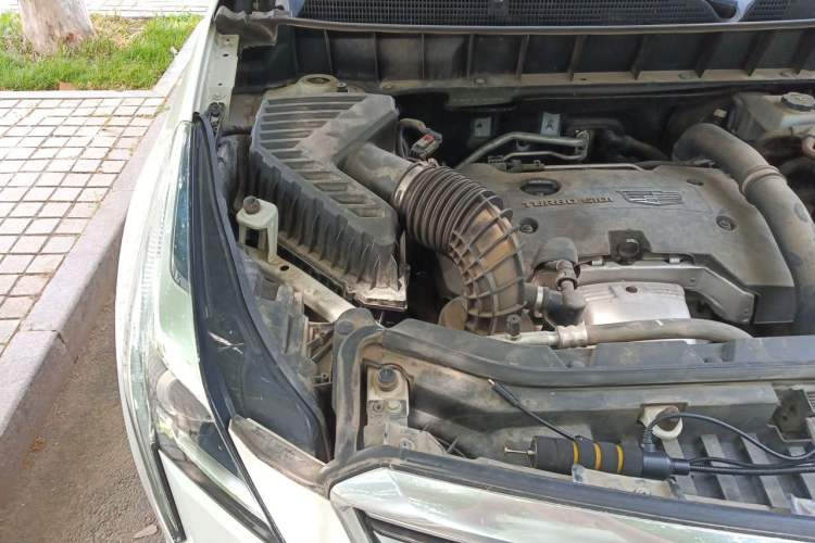 Used Cadillac XT5 2018 25T Luxury Model Engine Bay Right