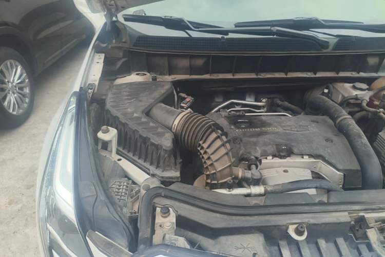 Used Cadillac XT5 2018 28T Four-Wheel Drive Luxury Model Engine Bay Right