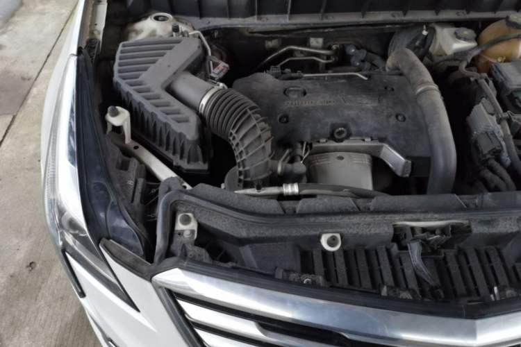 Used Cadillac XT5 2018 25T Luxury Model Engine Bay Right
