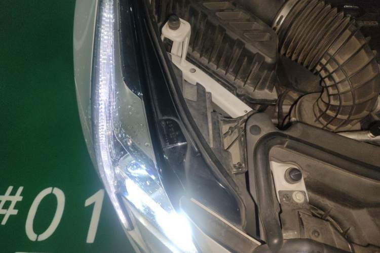 Used Cadillac XT5 2018 25T Luxury Model Engine Bay Right