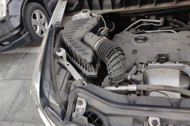 Used Cadillac XT5 2018 25T Luxury Model Engine Bay Right