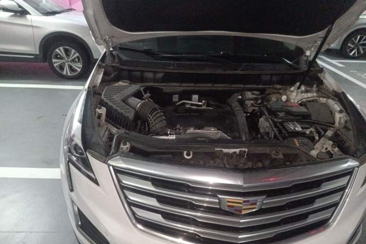 Used Cadillac XT5 2018 25T Luxury Model Engine Bay Right