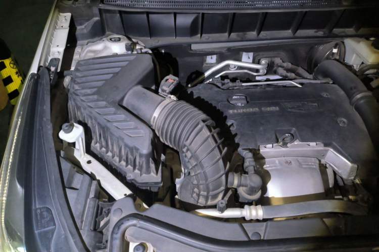 Used Cadillac XT5 2018 25T Luxury Model Engine Bay Right
