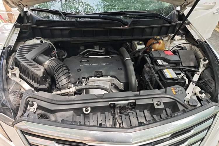 Used Cadillac XT5 2018 28T Four-Wheel Drive Luxury Model Engine Bay