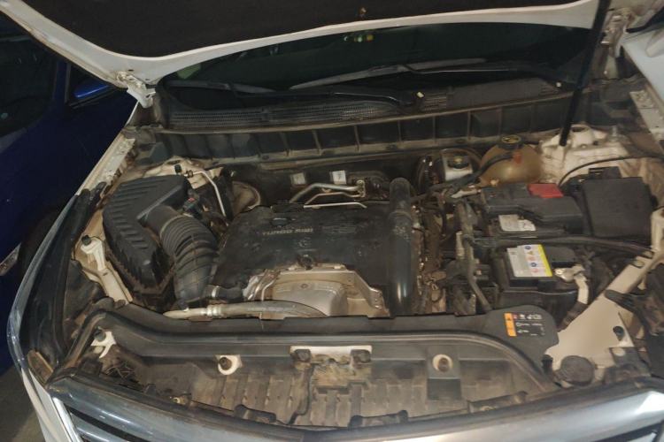 Used Cadillac XT5 2018 25T Luxury Model Engine Bay