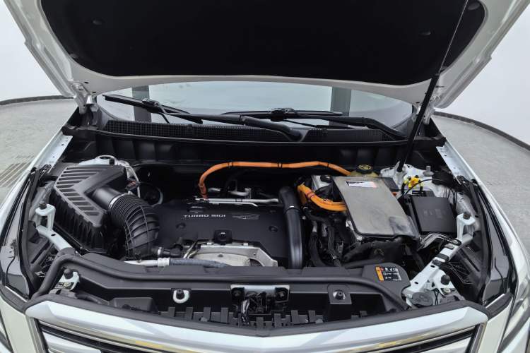 Used Cadillac XT5 2018 28E Four-Wheel Drive Tech Version Engine Bay
