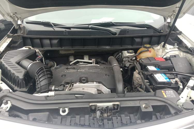 Used Cadillac XT5 2018 25T Luxury Model Engine Bay