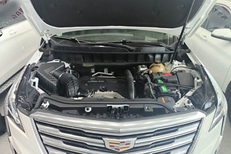 Used Cadillac XT5 2018 25T Luxury Model Engine Bay