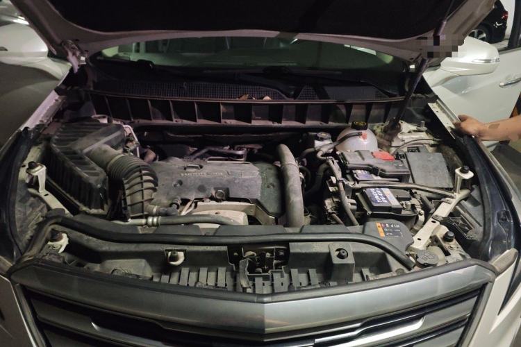 Used Cadillac XT5 2018 25T Luxury Model Engine Bay