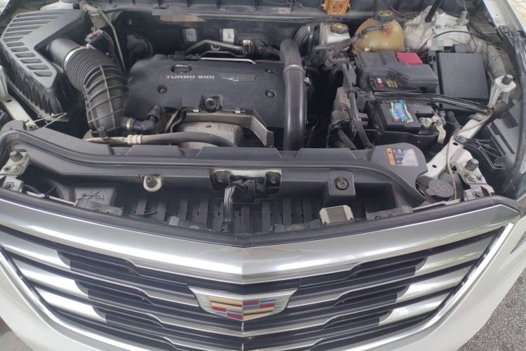 Used Cadillac XT5 2018 25T Luxury Model Engine Bay