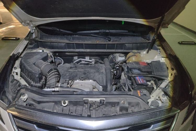 Used Cadillac XT5 2018 25T Luxury Model Engine Bay