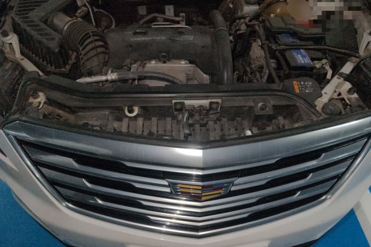 Used Cadillac XT5 2018 25T Luxury Model Engine Bay