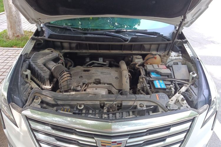 Used Cadillac XT5 2018 25T Luxury Model Engine Bay