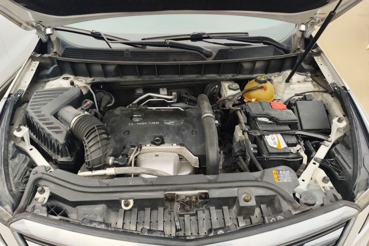 Used Cadillac XT5 2018 25T Luxury Model Engine Bay