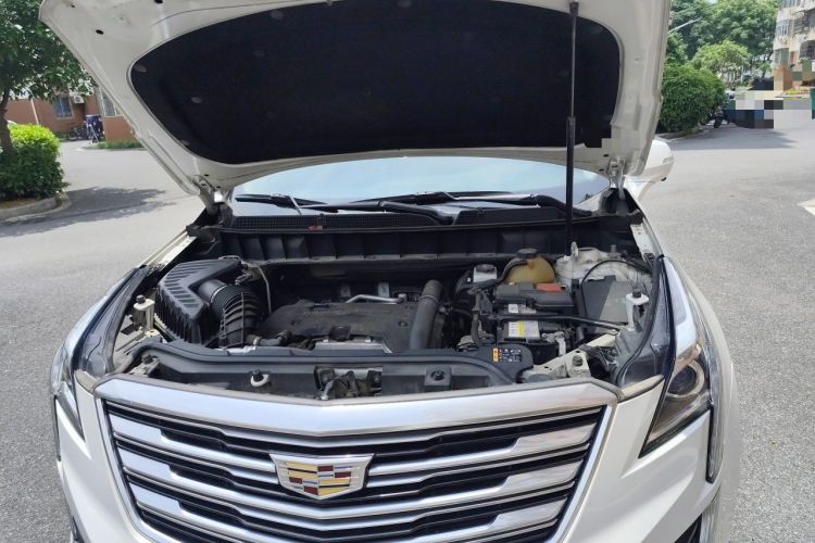 Used Cadillac XT5 2018 25T Luxury Model Engine Bay