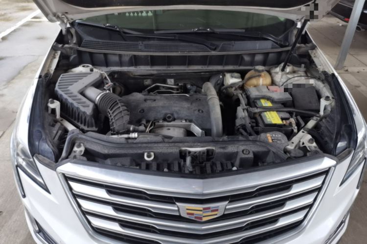 Used Cadillac XT5 2018 25T Luxury Model Engine Bay