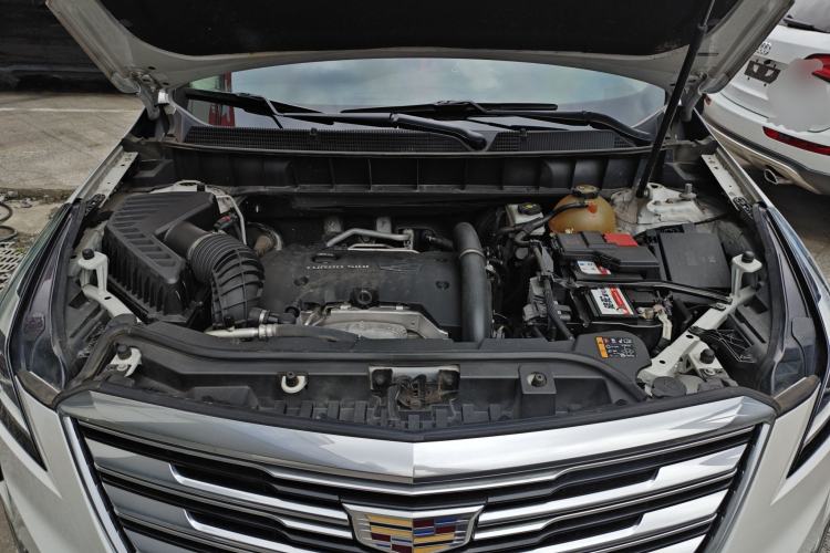 Used Cadillac XT5 2018 25T Luxury Model Engine Bay